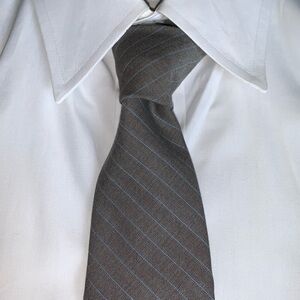 Todd Snyder grey with pale blue diagonal pinstripes NWT, 100% wool.